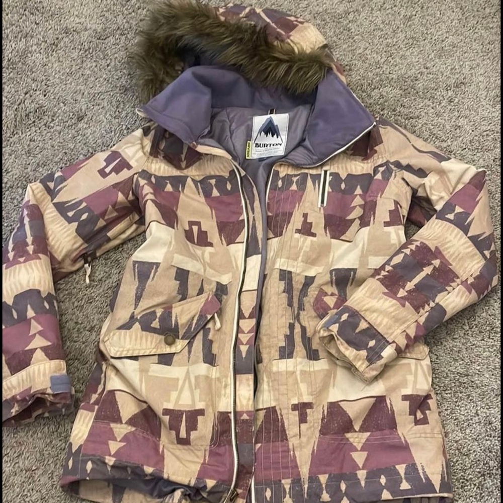 Like new Burton hazel ski/snowboard jacket